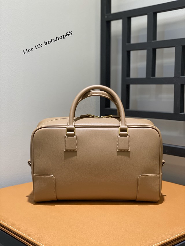 Loewe專櫃2022新款全皮純色手提肩背斜挎女包 羅意威大號Amazono手提包 10521 lyw1019